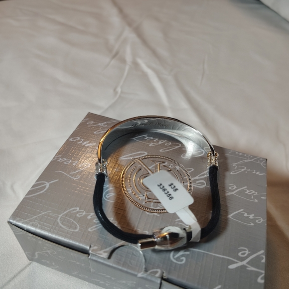 Things Remember Bracelet - Picture 2 of 4